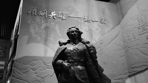 尚志市烈士纪念馆内的赵一曼塑像